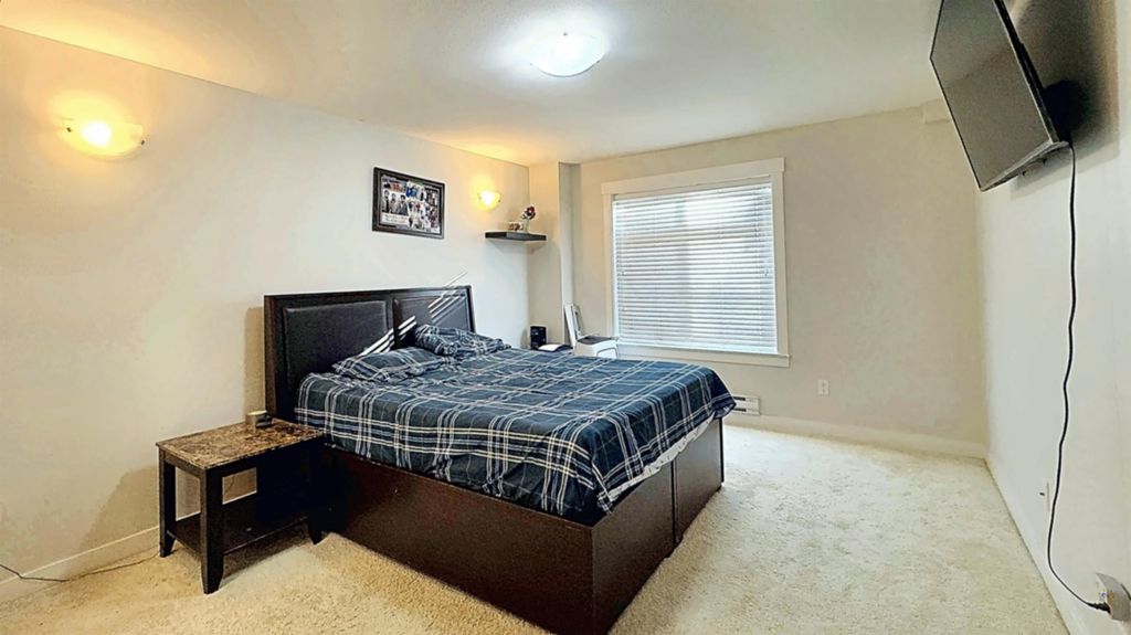 listing image 1103922912403686064