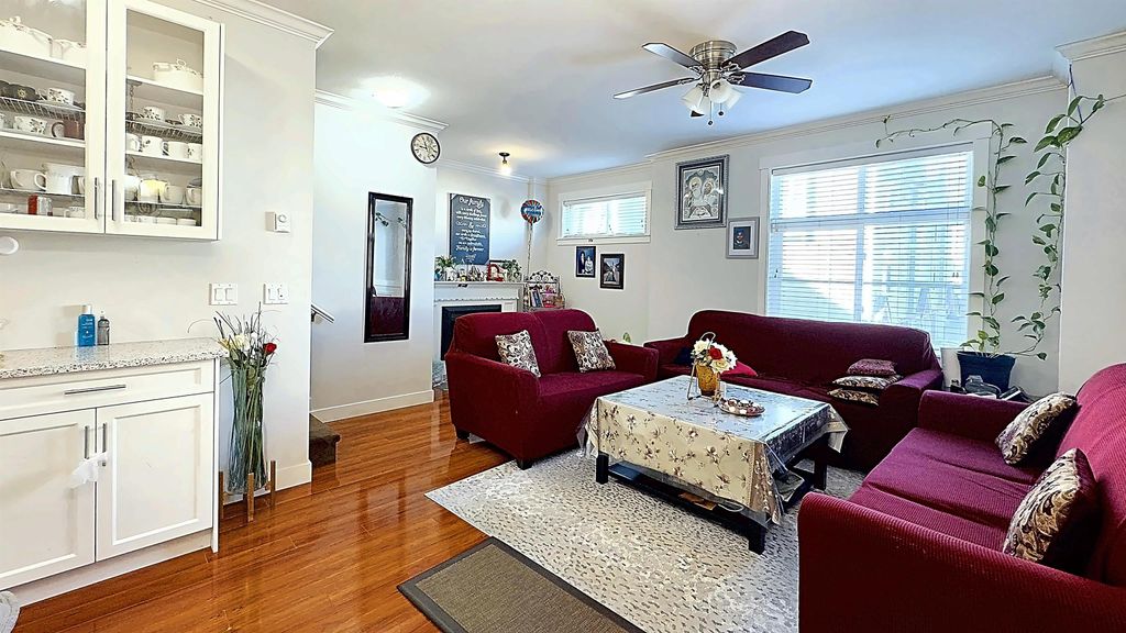 listing image 1100136315450077418