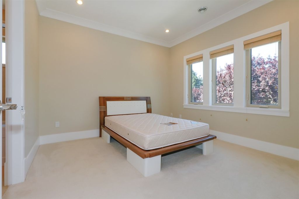 listing image 1104103811737197513
