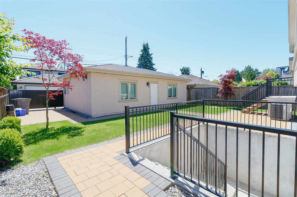 listing image 1104483442314764844