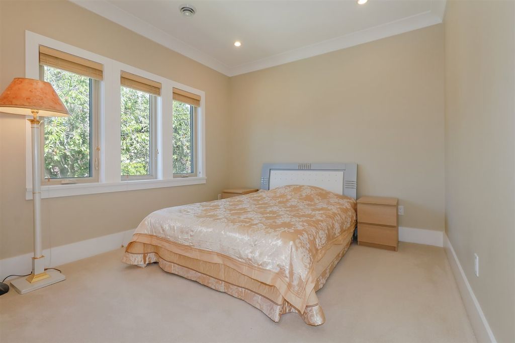 listing image 1105570729452618045