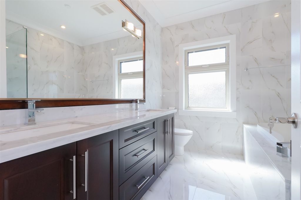 listing image 1104961814151171613