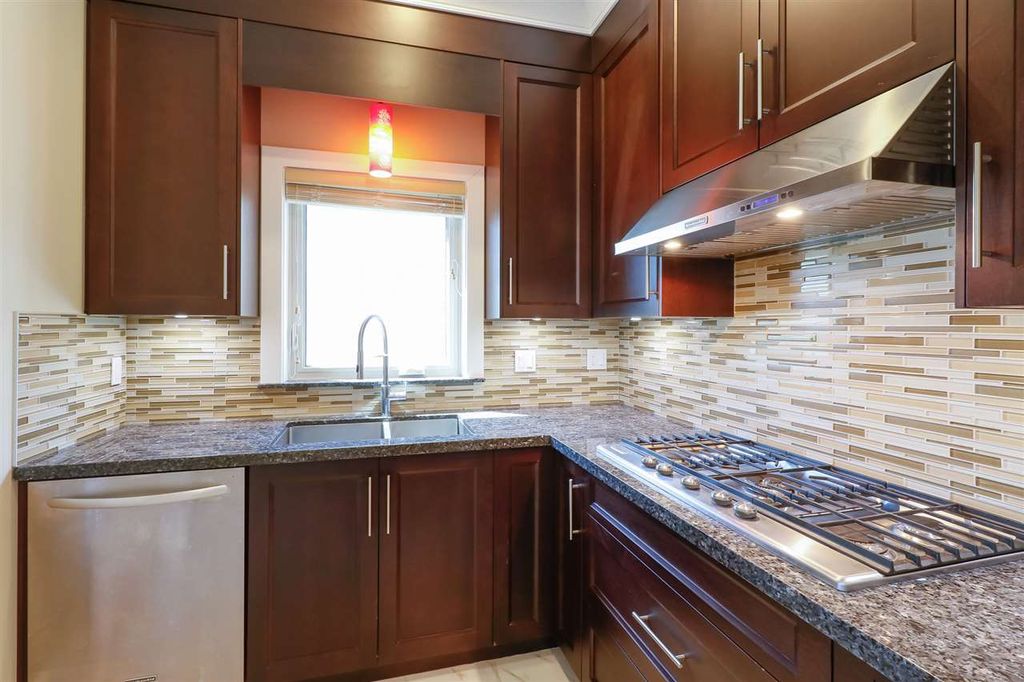 listing image 1107097861876711776