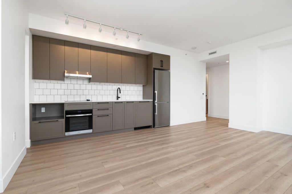 listing image 1107644954333143017
