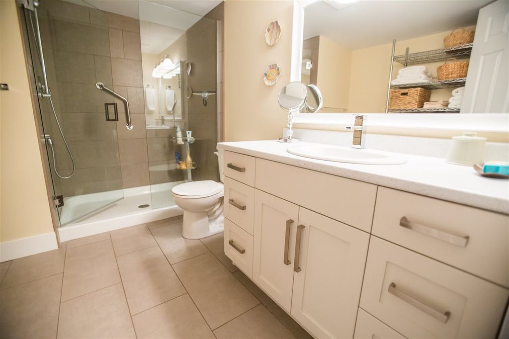 listing image 1109079574816390975