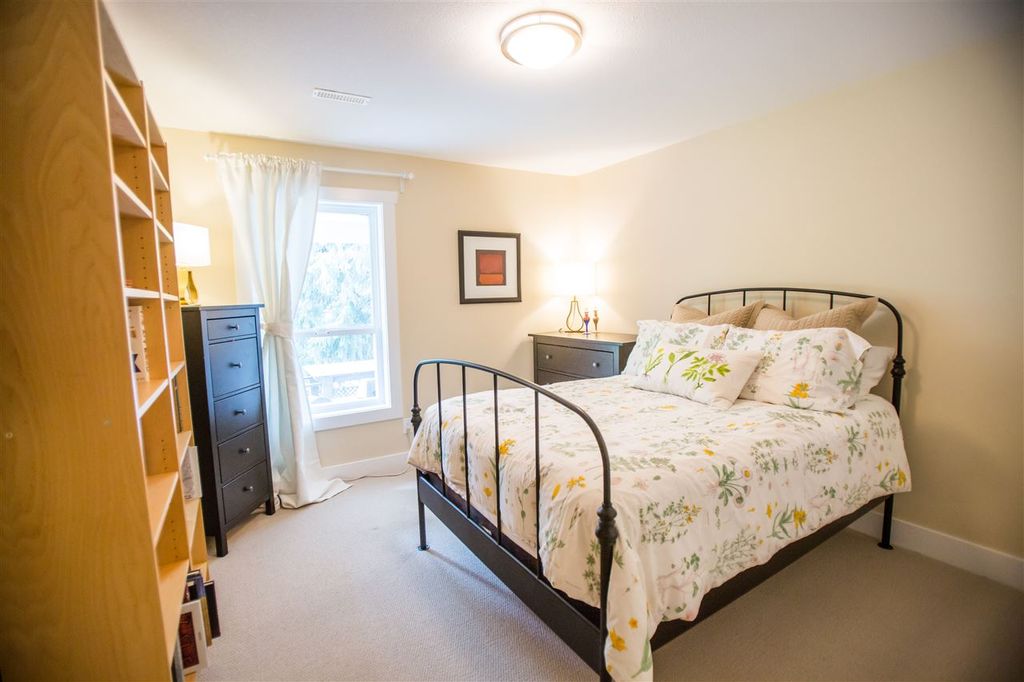 listing image 1104458216784009286