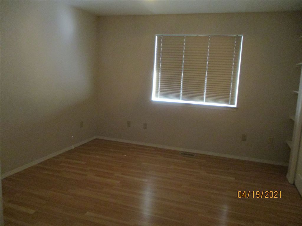 listing image 1105844731408720941