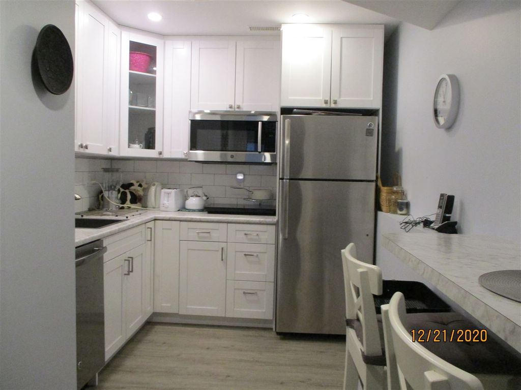 listing image 1109723412175721640