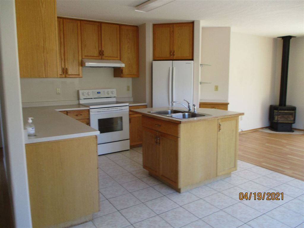 listing image 1100873743710316163