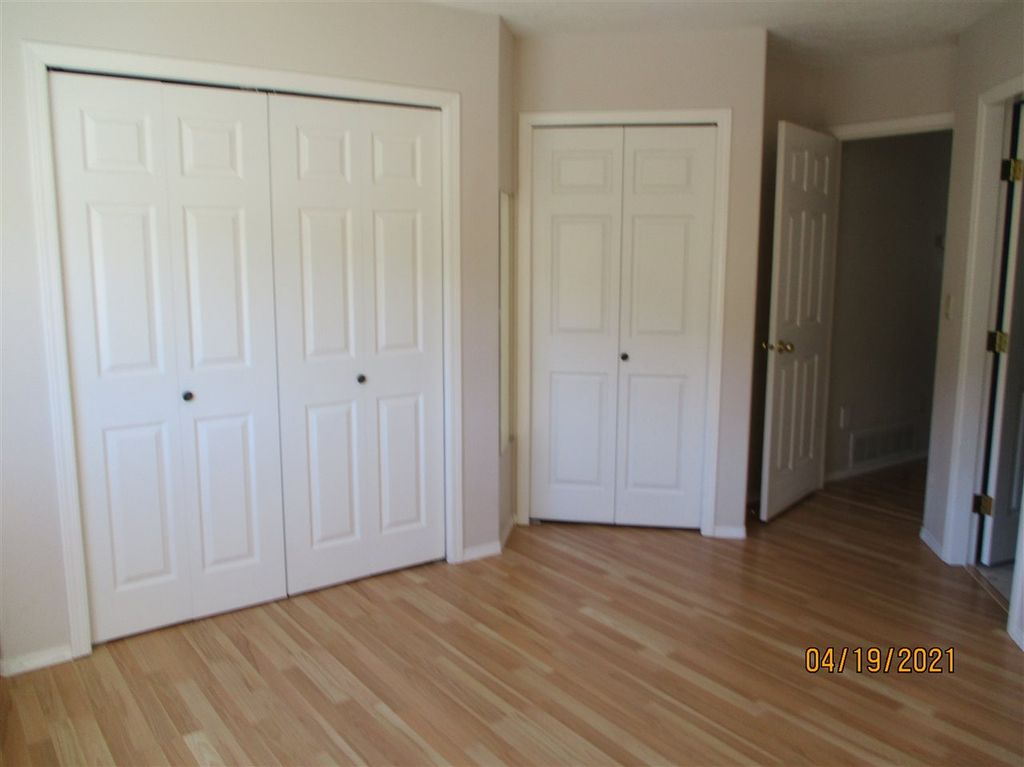 listing image 1102991001260937995