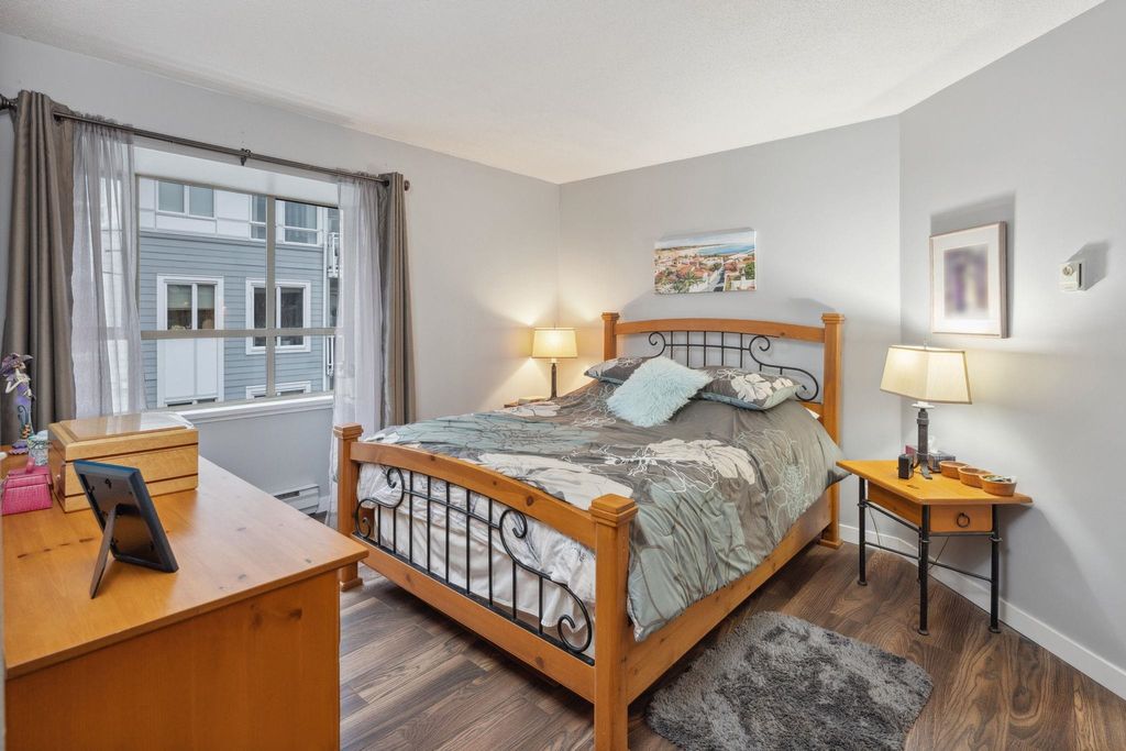 listing image 1101915705638327164