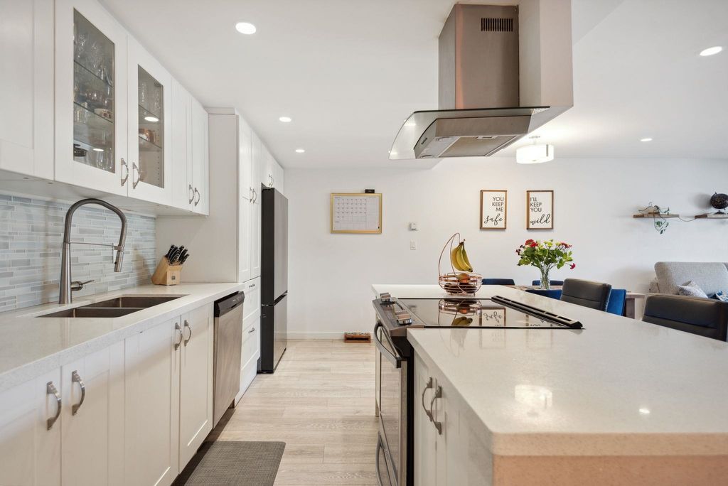 listing image 1105015239428360391