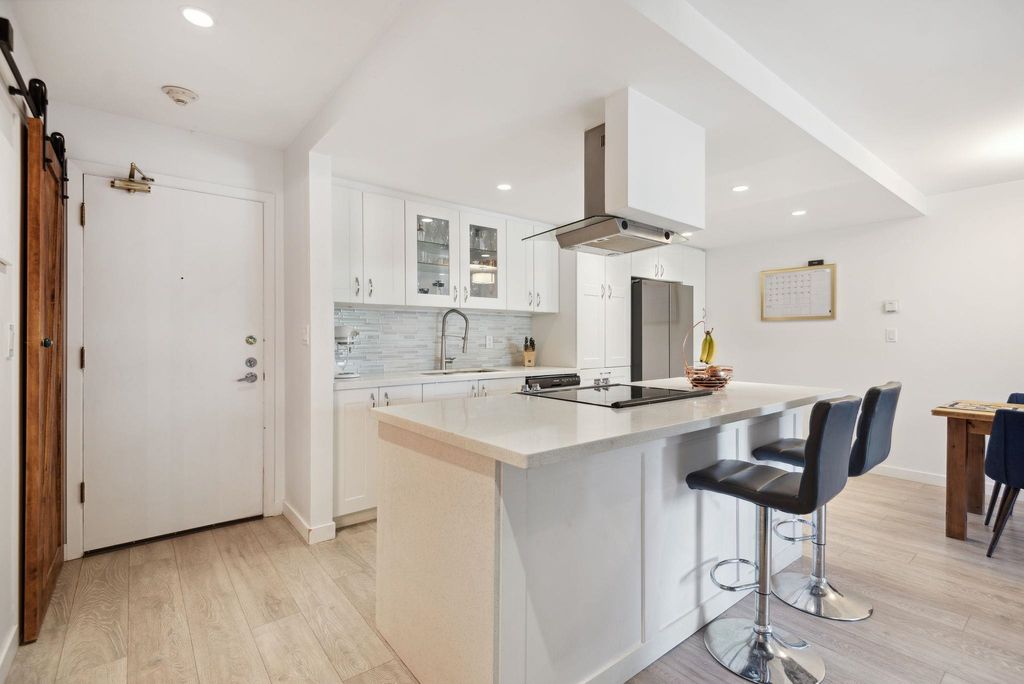 listing image 1108342637567770555