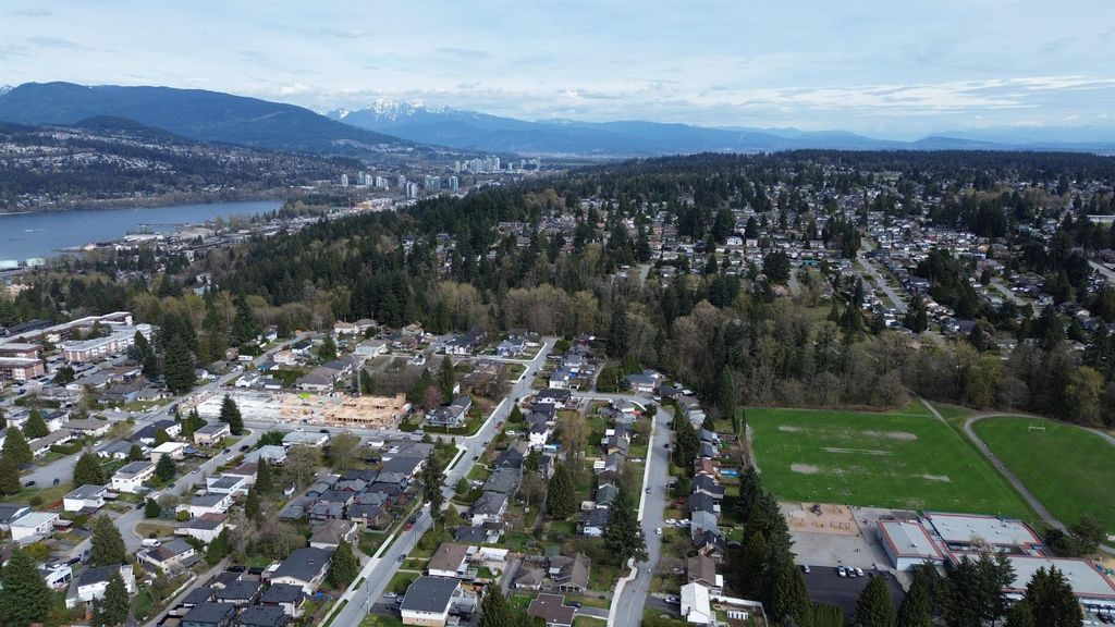 listing image 1107976528242848577
