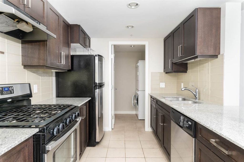 listing image 1107353372488883596