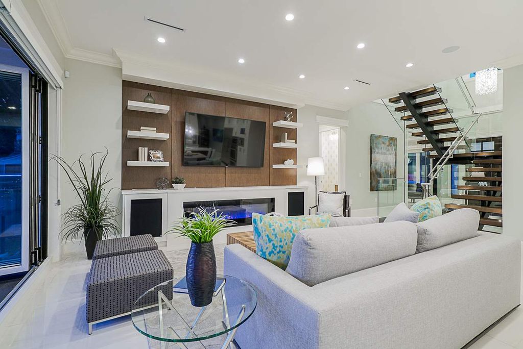 listing image 1109213752889317481