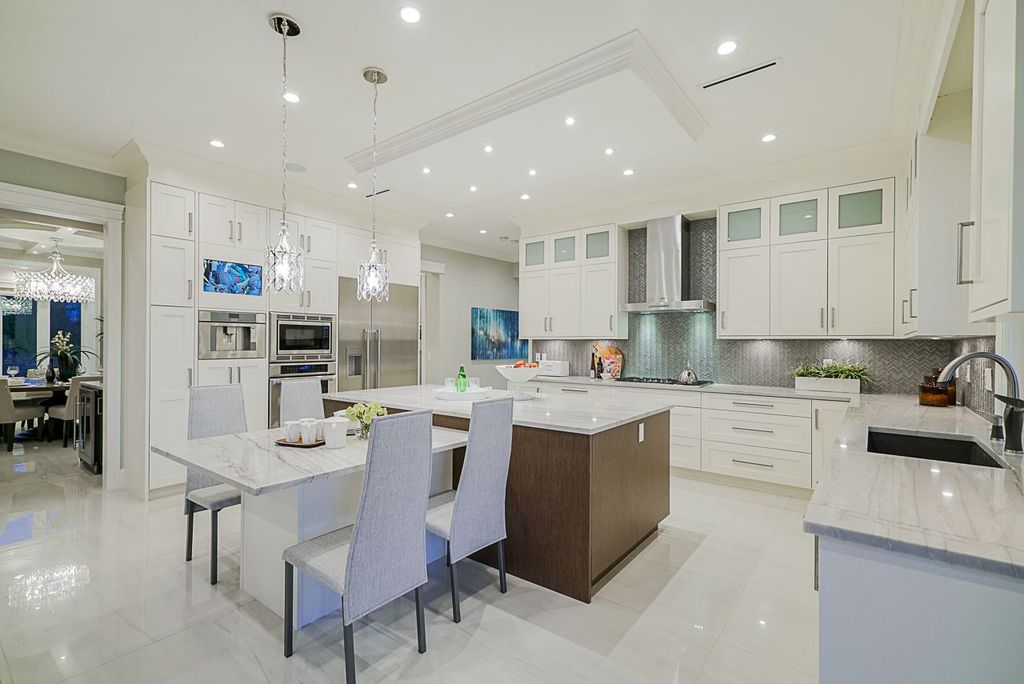 listing image 1108405042765320270