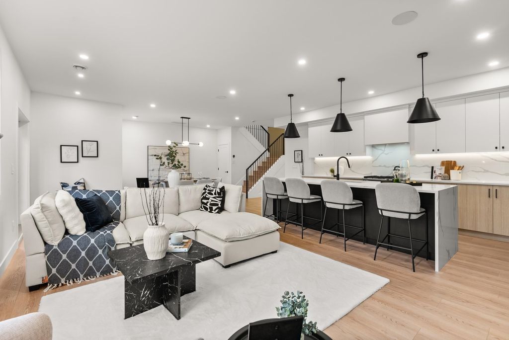 listing image 1103309120256834179