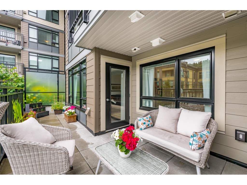 listing image 1105206846107862530