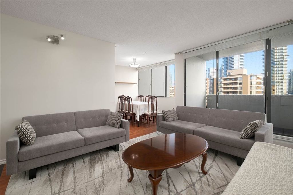 listing image 1106440225791172224