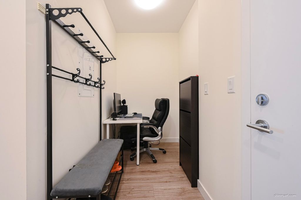 listing image 1105462716669644816