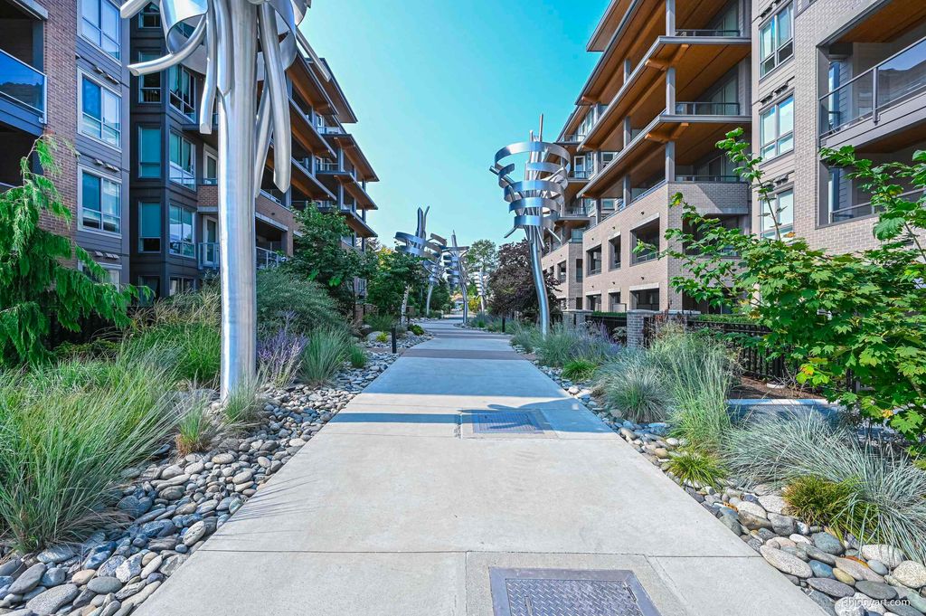 listing image 1107191124462393605