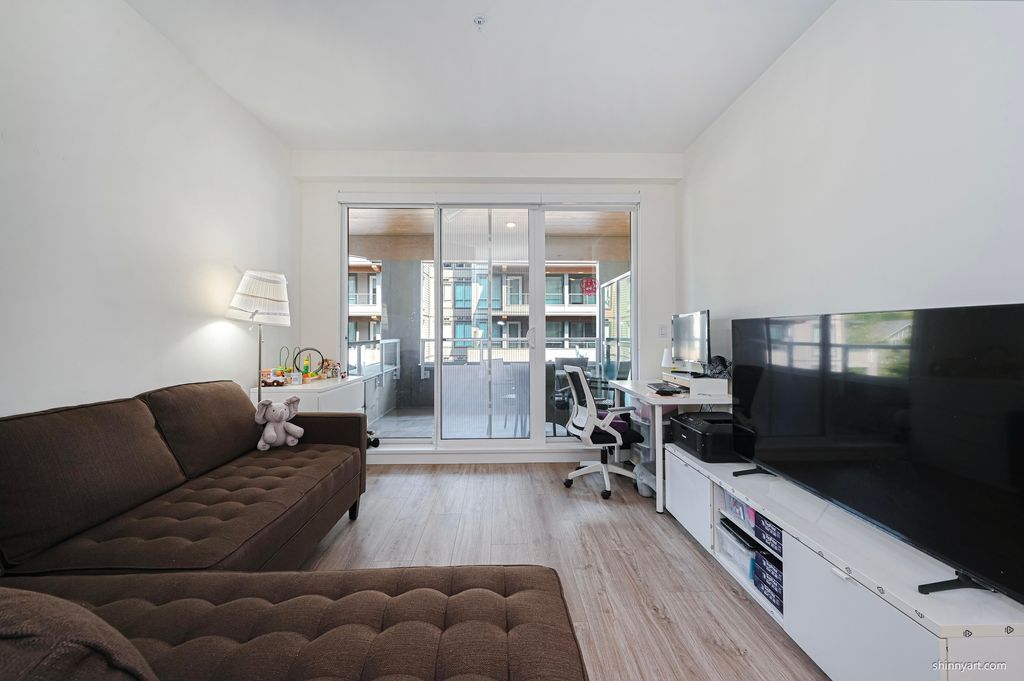 listing image 1102475224904934859