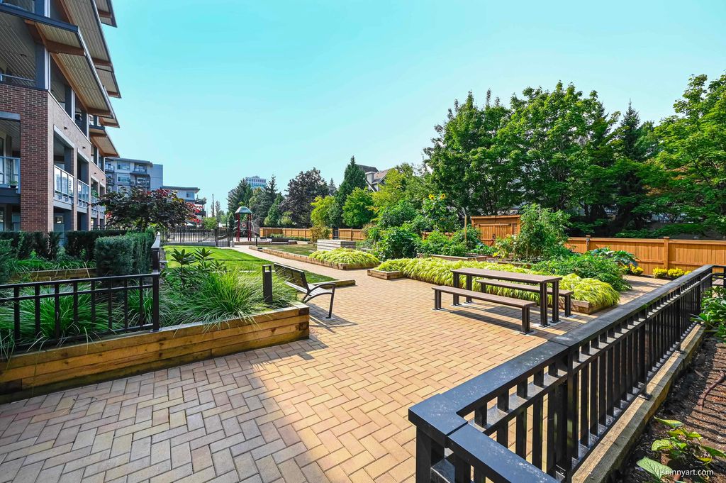 listing image 1101194433056586850