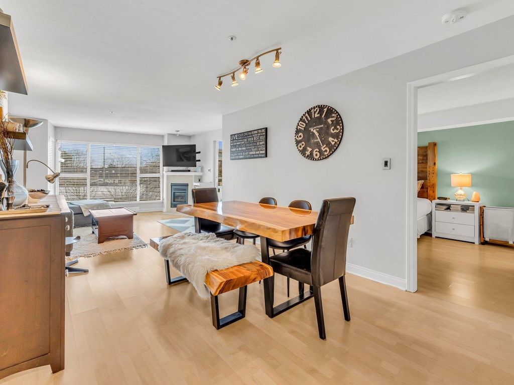 listing image 1109075206864449742
