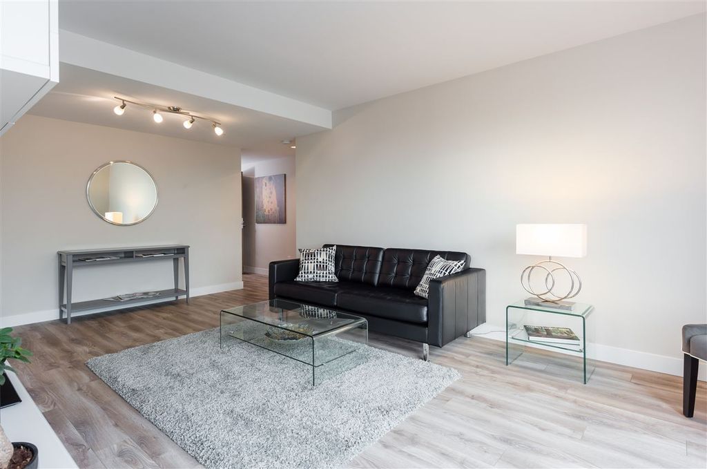 listing image 1109452475604424154