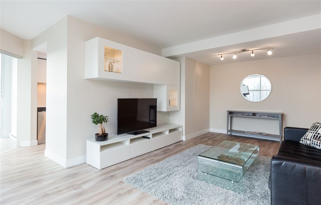 listing image 1109813218842654017