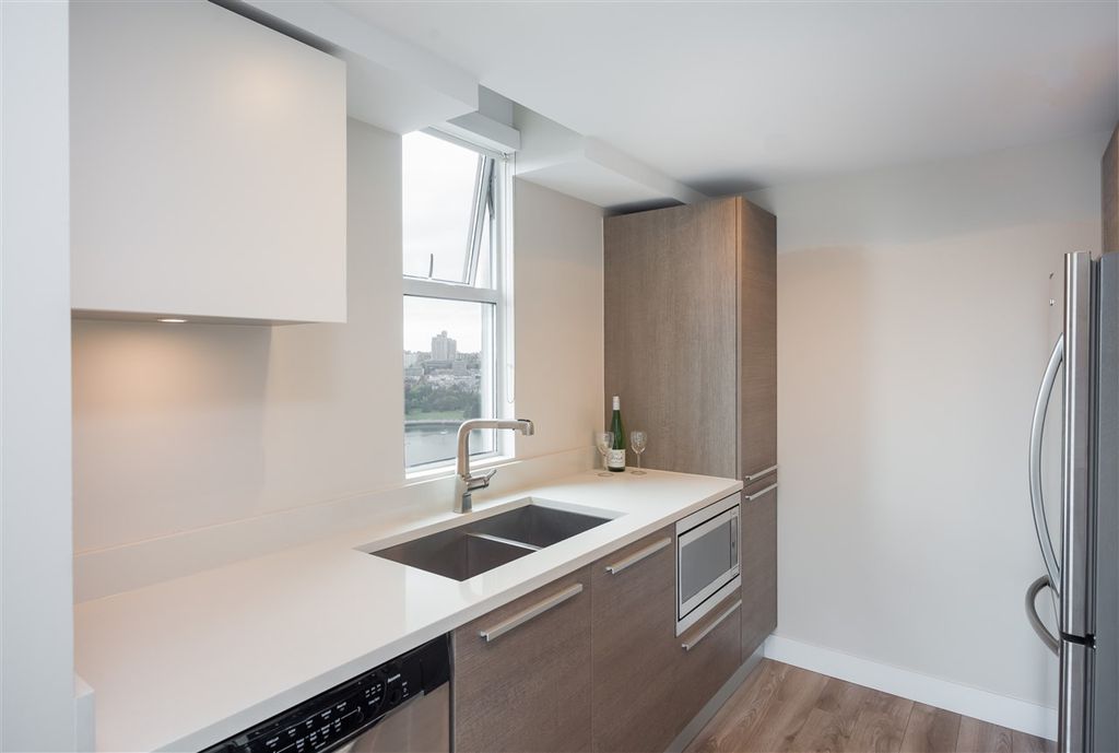 listing image 1101746830585119408