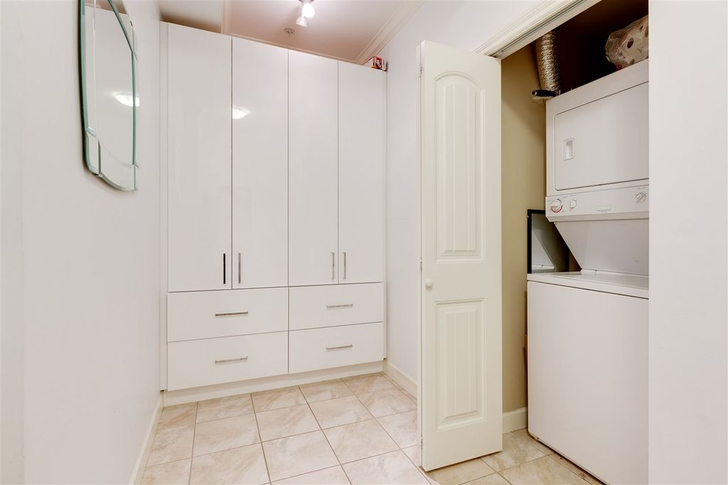 listing image 1109990725962943194