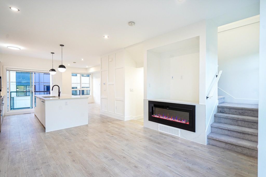 listing image 1105697032052174071