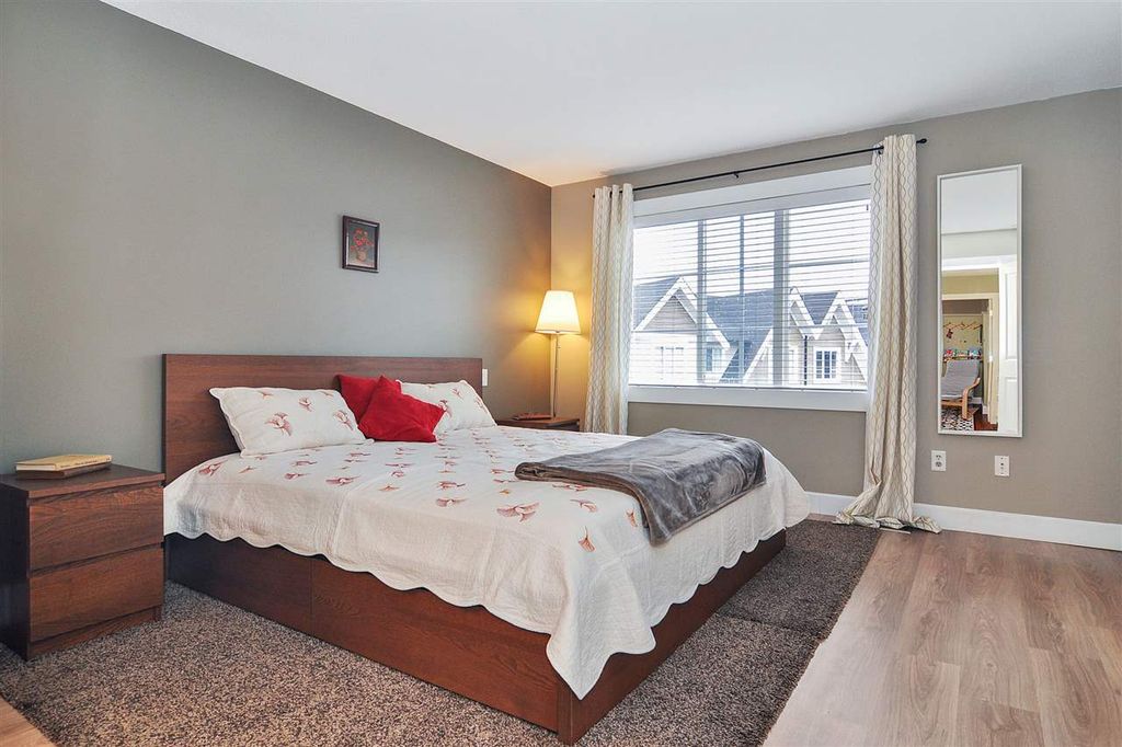 listing image 1104678948630905249