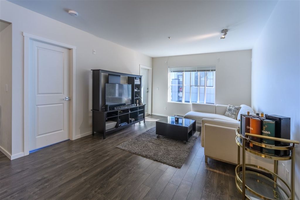 listing image 1104570917030670534