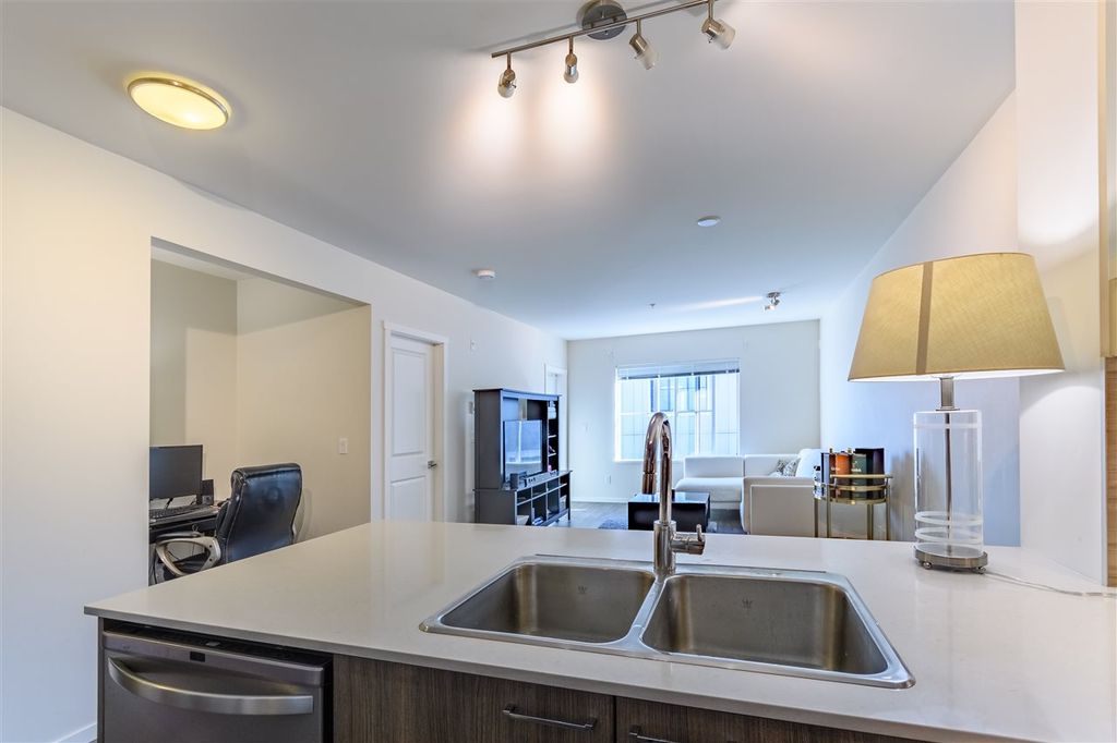 listing image 1106394637450159414