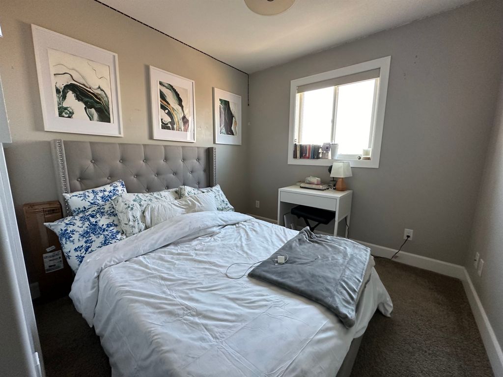 listing image 1102531679686217999