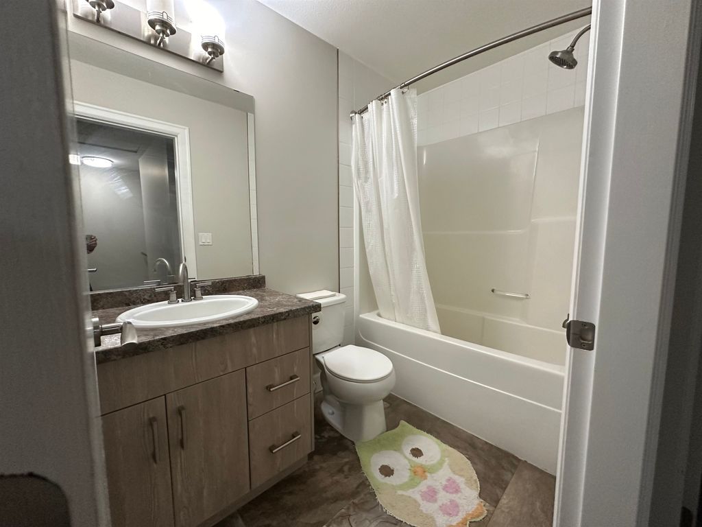 listing image 1105728857393033162