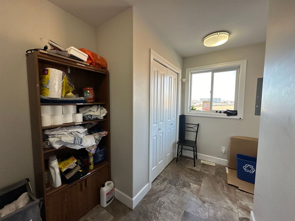 listing image 1100092007947652804