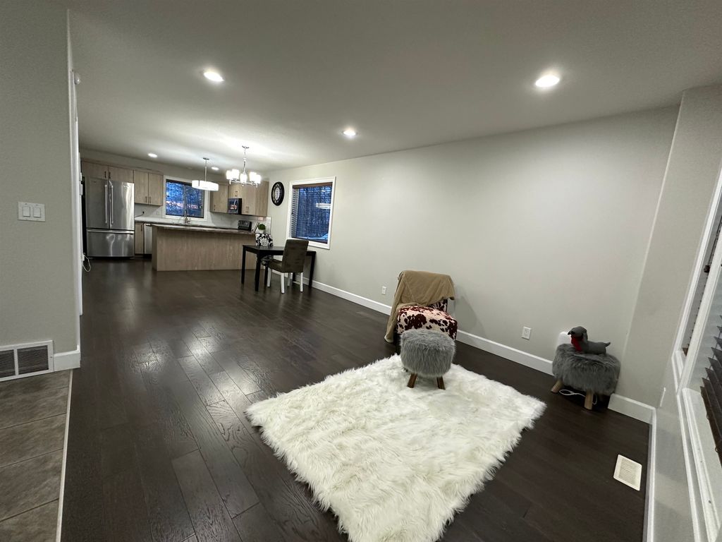 listing image 1103840302123427347