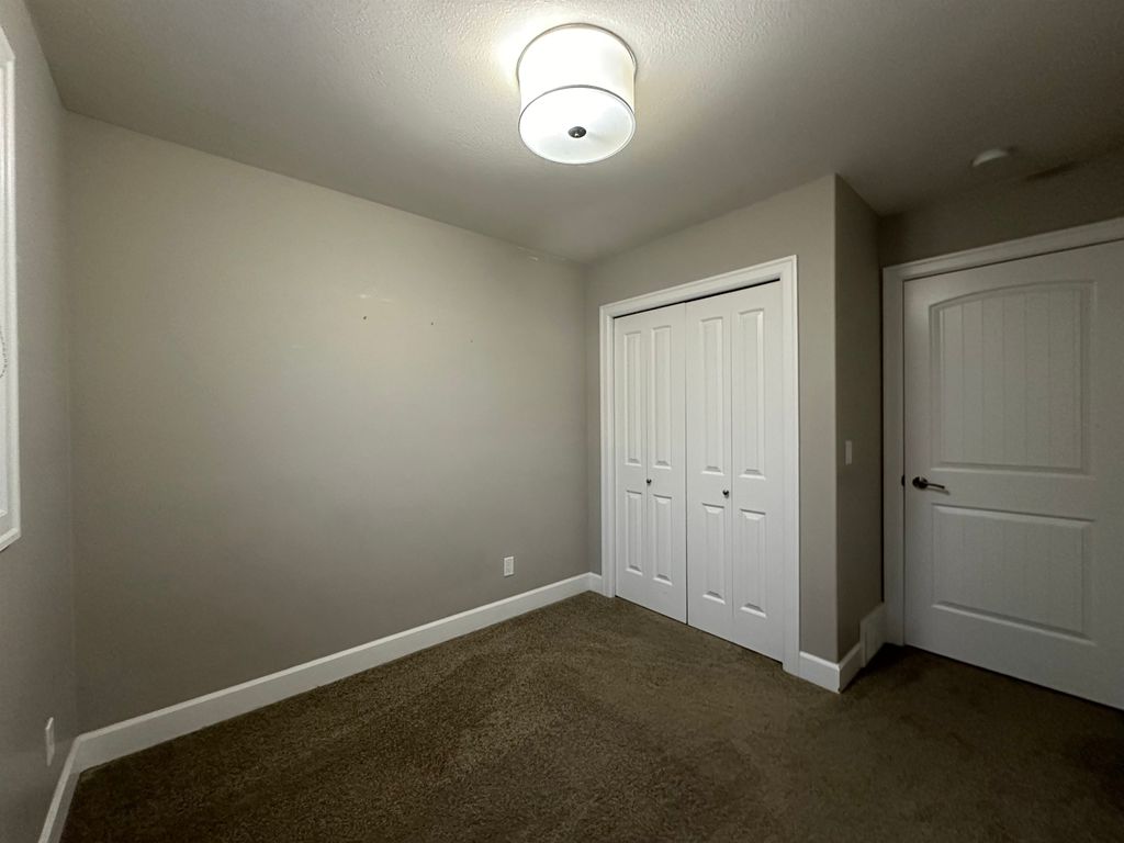 listing image 1105576793282665053