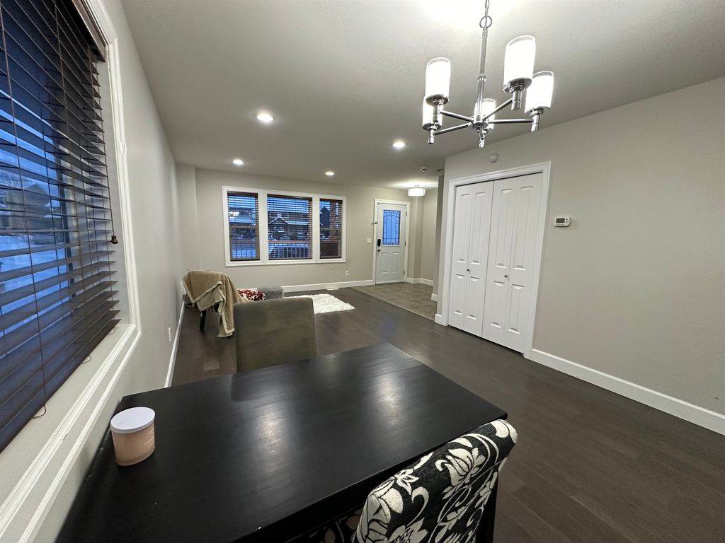 listing image 1105319962294234119