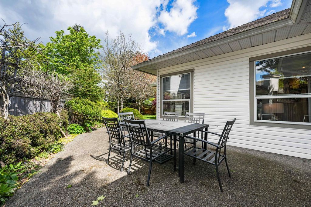 listing image 1102848496718422973