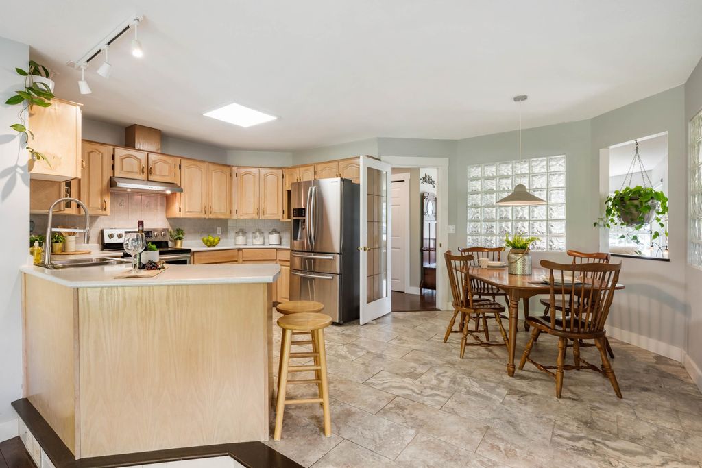 listing image 1104745977583992313