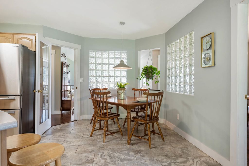 listing image 1105797834942462354