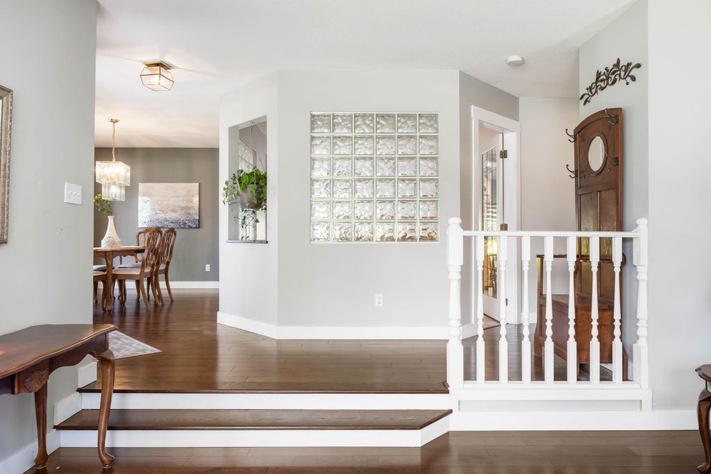 listing image 1101731238293330379