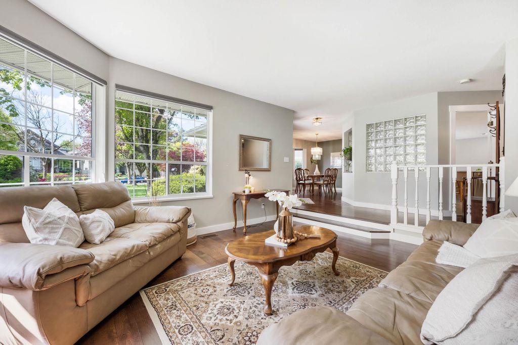 listing image 1107200446460208702