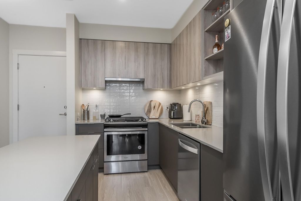 listing image 1100950202402541218