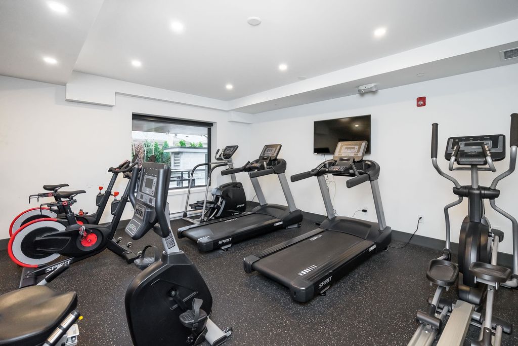 listing image 1109478835352866834